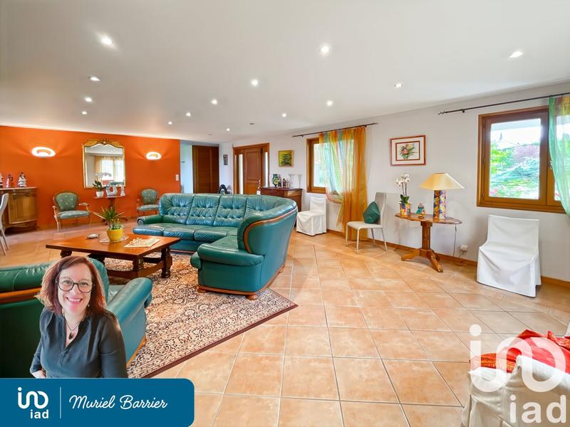 Maison - 208 m² - 8 pièces