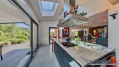 Maison contemporaine - 270 m² - 5 pièces