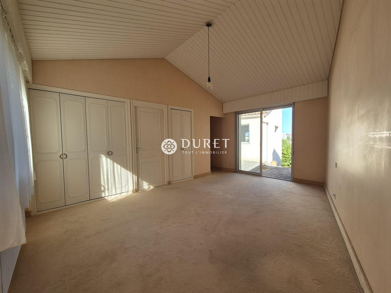 Maison traditionnelle - 220 m² - 5 pièces