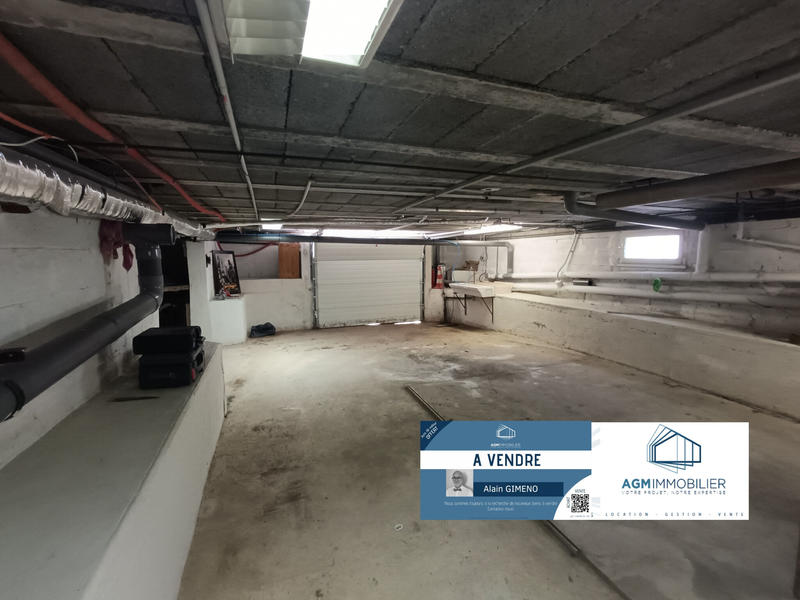 Propriété - 210 m² - 6 pièces