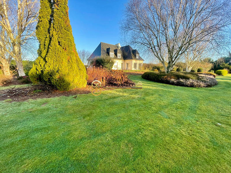 Maison - 193 m² - 9 pièces