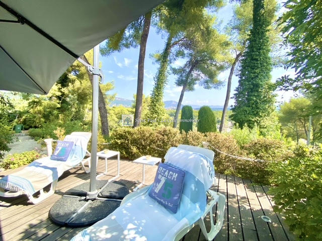 Maison - 220 m² - 6 pièces