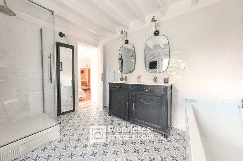 Maison - 183 m² - 9 pièces