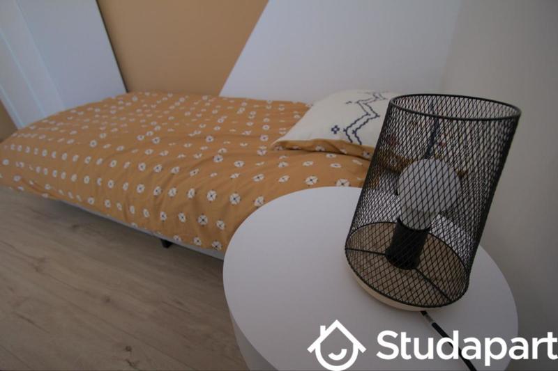 Chambre - 10 m² - 1 pièce