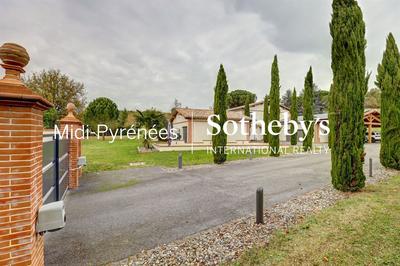 Maison - 320 m² - 9 pièces