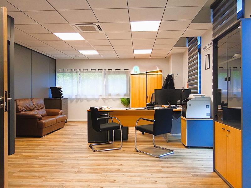 Bureau - 341 m² - 16 pièces