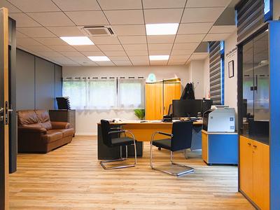 Bureau - 341 m² - 16 pièces