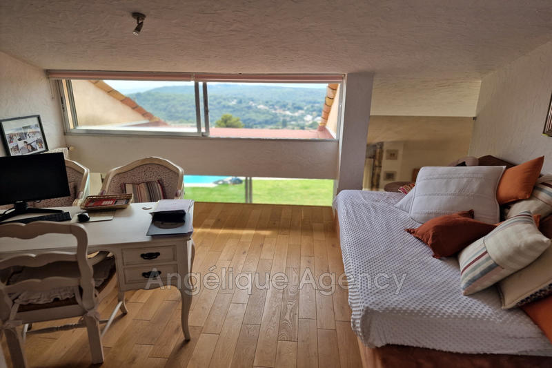 Maison - 200 m² - 7 pièces