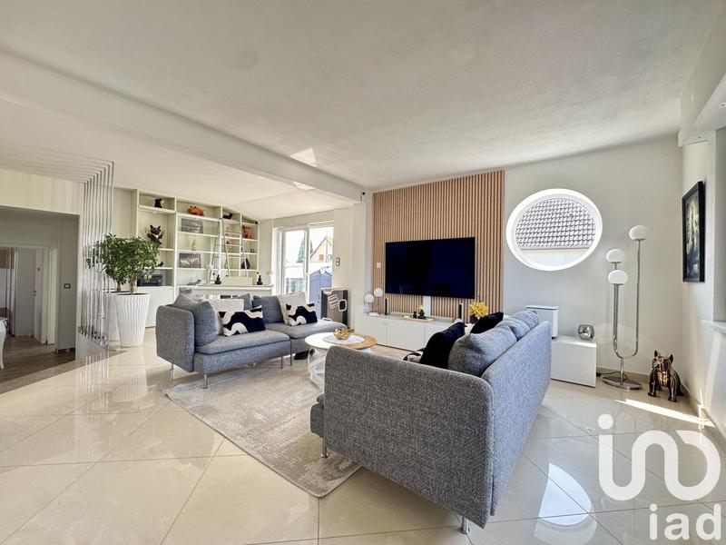 Maison - 199 m² - 7 pièces