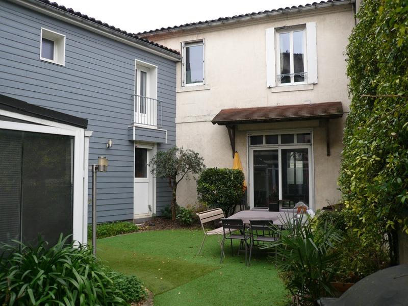 Maison de ville - 261 m² - 11 pièces