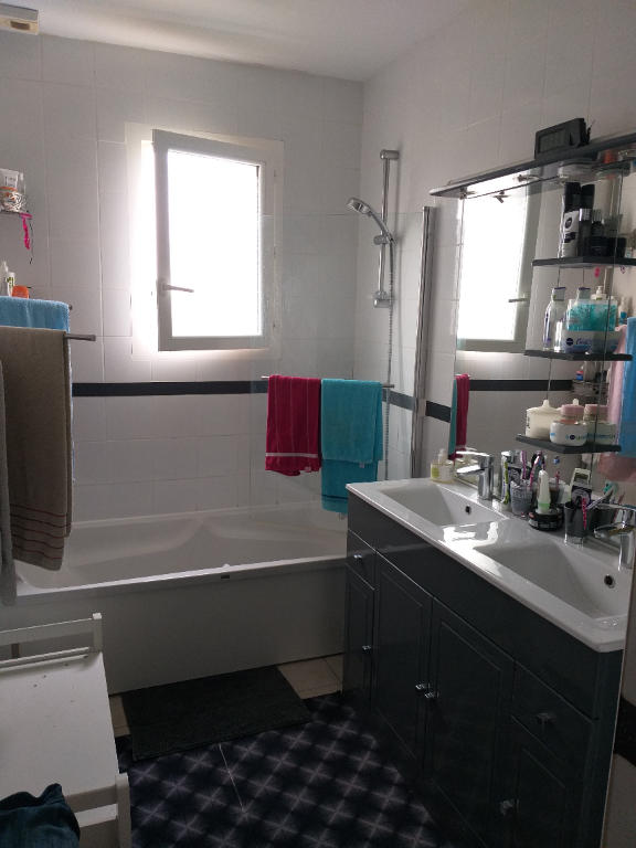 Maison - 99 m² - 4 pièces