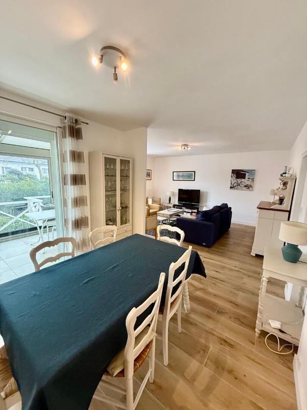 Maison - 121 m² - 8 pièces