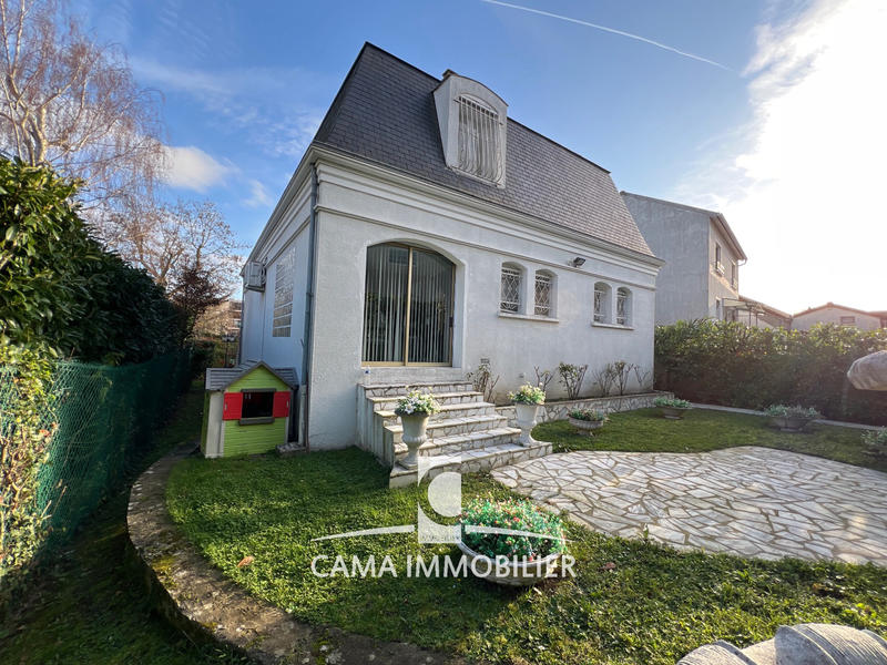 Maison - 197 m² - 7 pièces