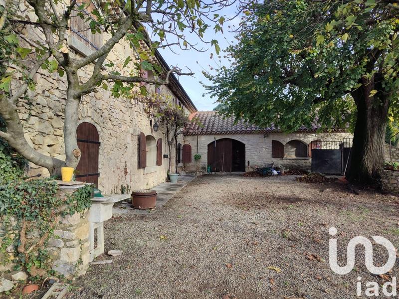 Maison - 230 m² - 10 pièces