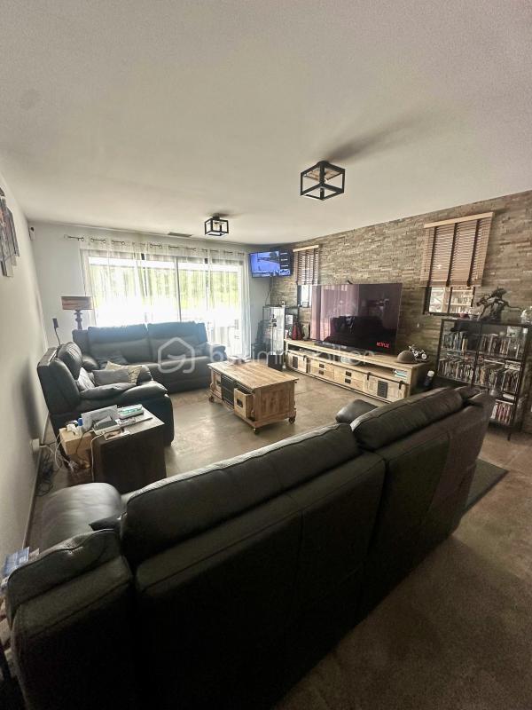 Maison - 248 m² - 11 pièces