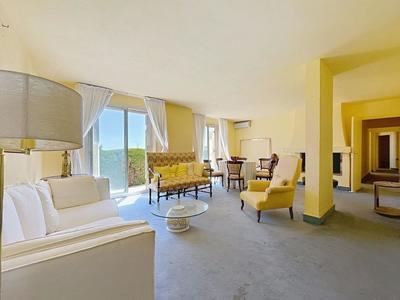 Appartement - 139 m² - 5 pièces