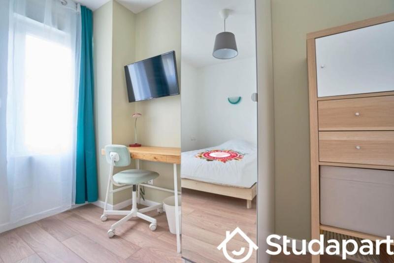 Chambre - 12 m² - 1 pièce