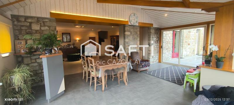 Maison - 200 m² - 8 pièces