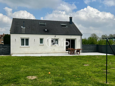 Maison - 90 m² - 6 pièces