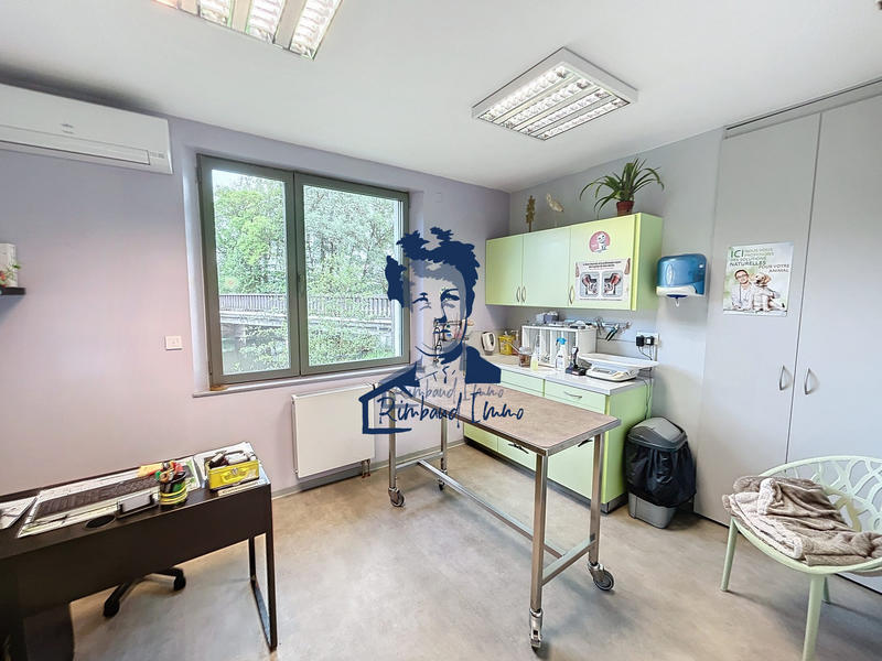 Local d'activités - 325 m²