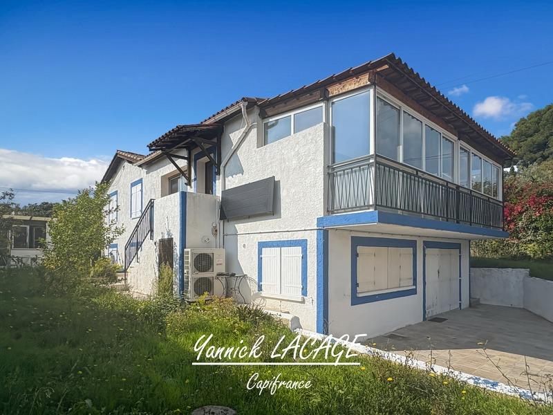 Maison - 195 m² - 8 pièces