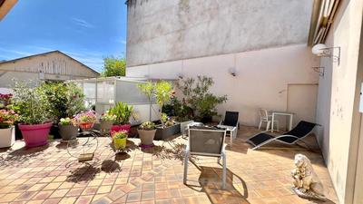 Maison - 349 m² - 10 pièces