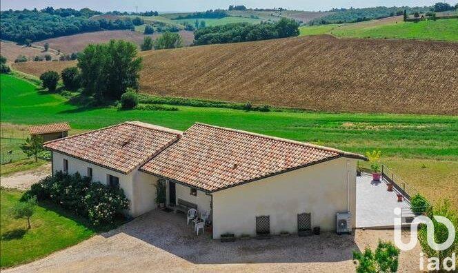 Maison - 179 m² - 7 pièces