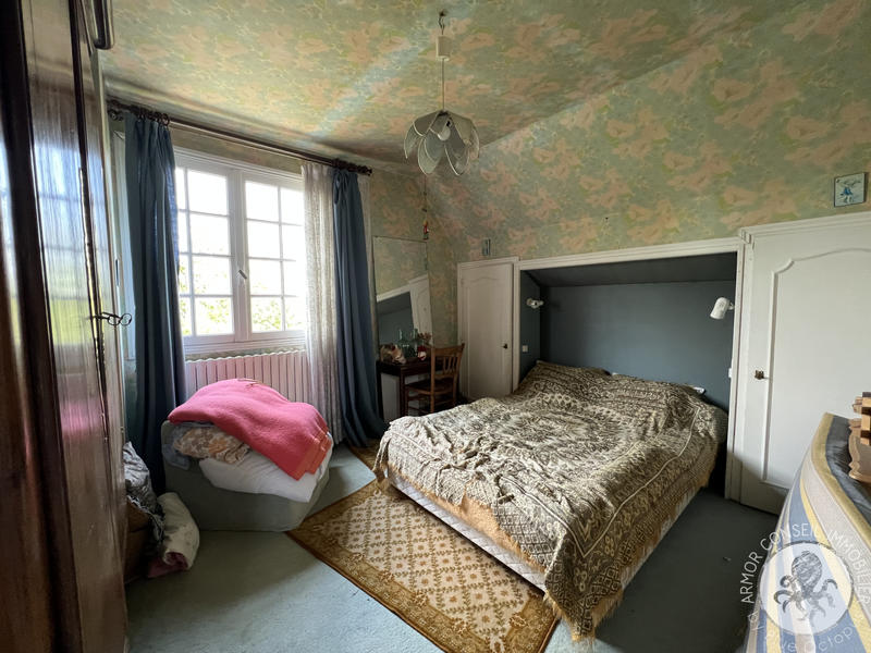 Maison - 245 m² - 10 pièces