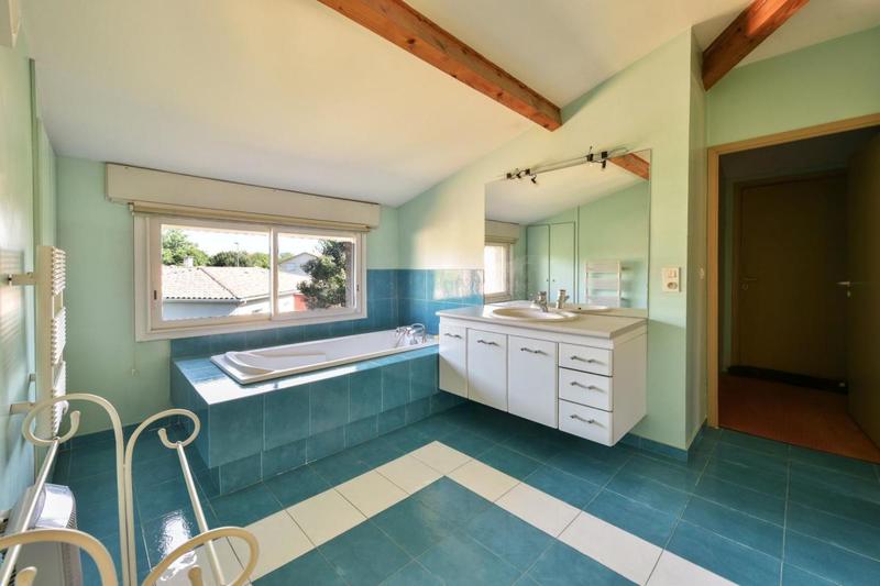 Maison - 281 m² - 7 pièces