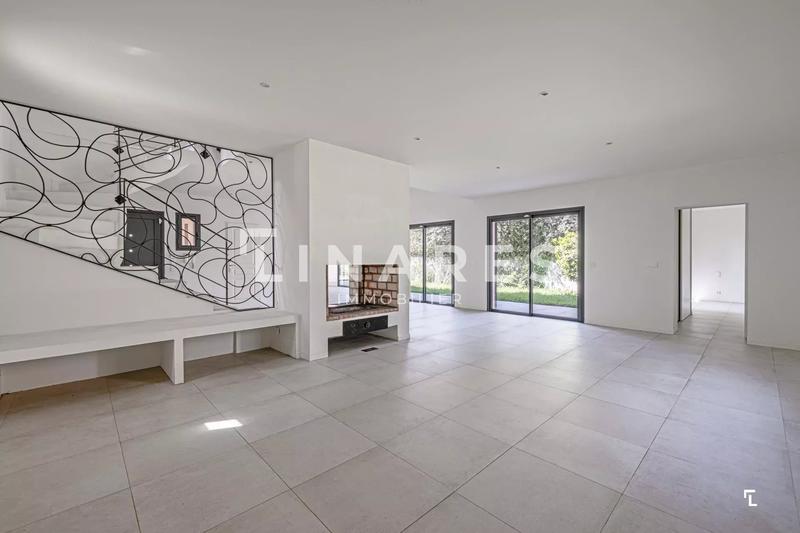 Maison - 185 m² - 5 pièces