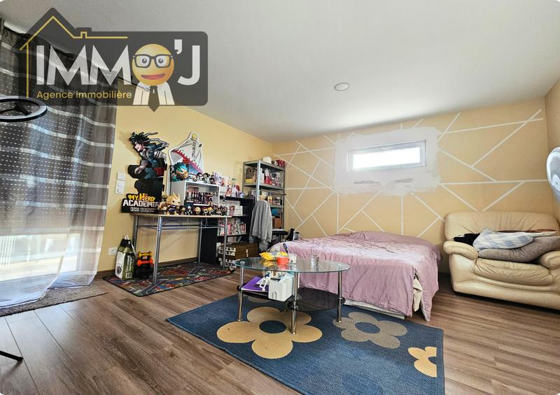 Maison - 180 m² - 5 pièces