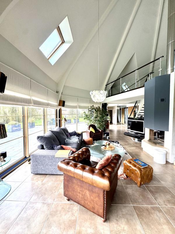 Maison contemporaine - 260 m² - 8 pièces