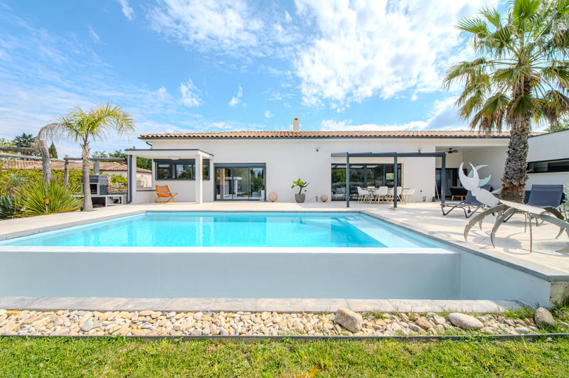 Maison - 180 m² - 5 pièces