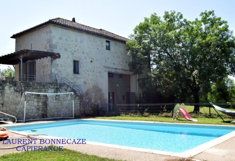 Maison - 257 m² - 7 pièces