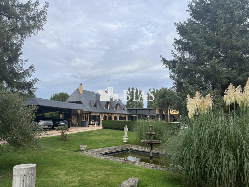 Maison - 360 m² - 6 pièces