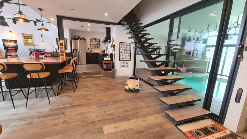 Loft - 350 m² - 9 pièces