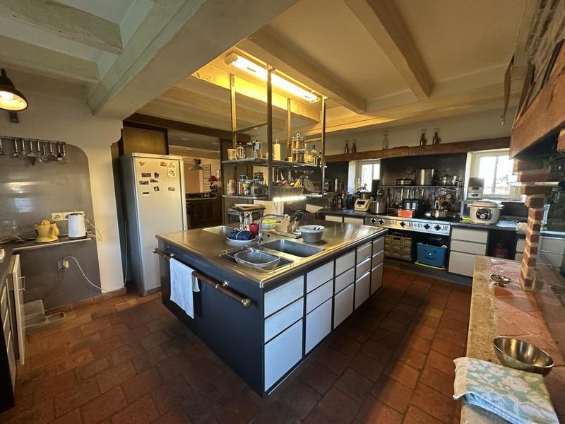 Maison - 471 m² - 14 pièces