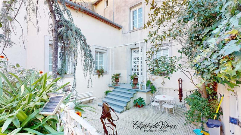 Maison - 288 m² - 8 pièces