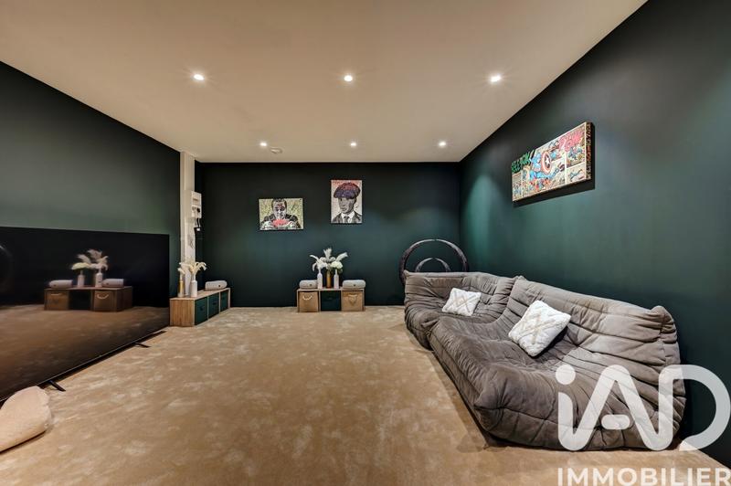 Maison - 288 m² - 8 pièces