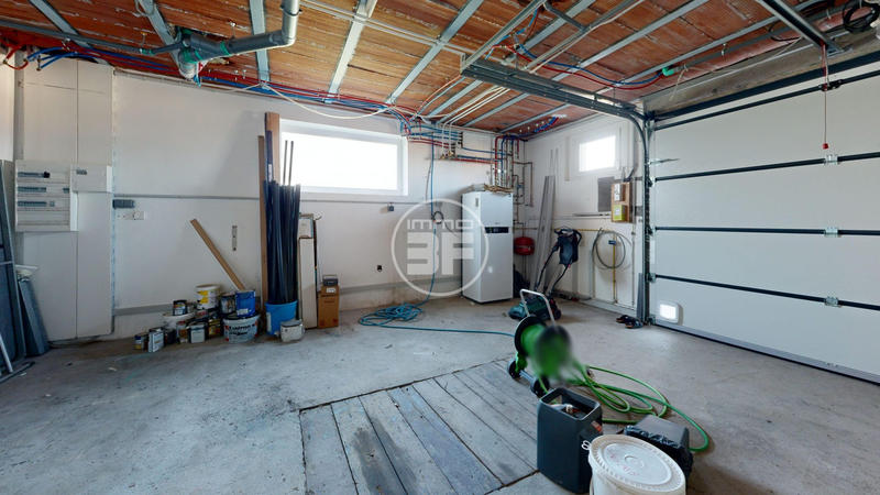 Maison - 239 m² - 6 pièces