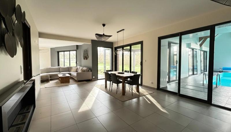 Maison d'architecte - 230 m² - 8 pièces