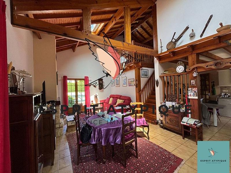 Maison traditionnelle - 159 m² - 8 pièces