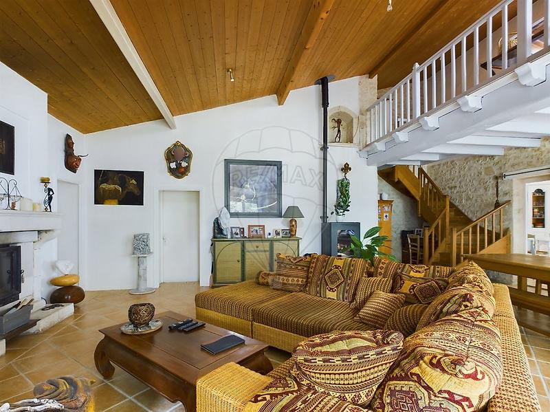 Maison - 180 m² - 12 pièces