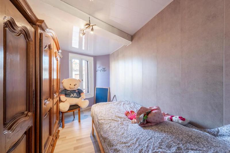 Maison - 240 m² - 10 pièces