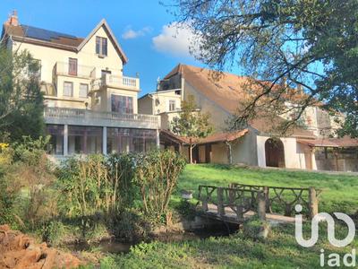 Maison - 236 m² - 11 pièces