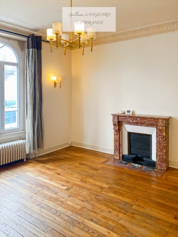 Maison - 207 m² - 9 pièces