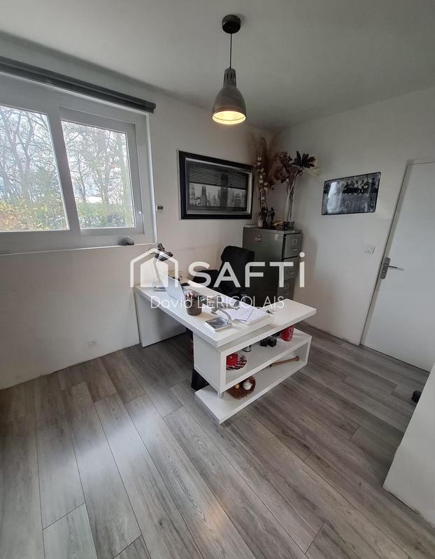 Maison - 210 m² - 8 pièces