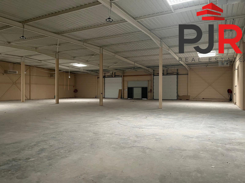 Local d'activités - 1 194 m²