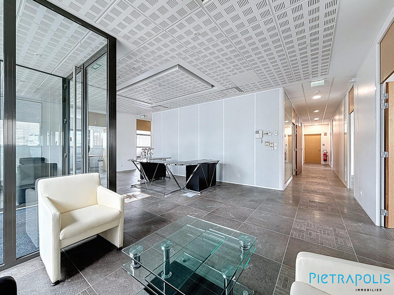 Local d'activités - 533 m²