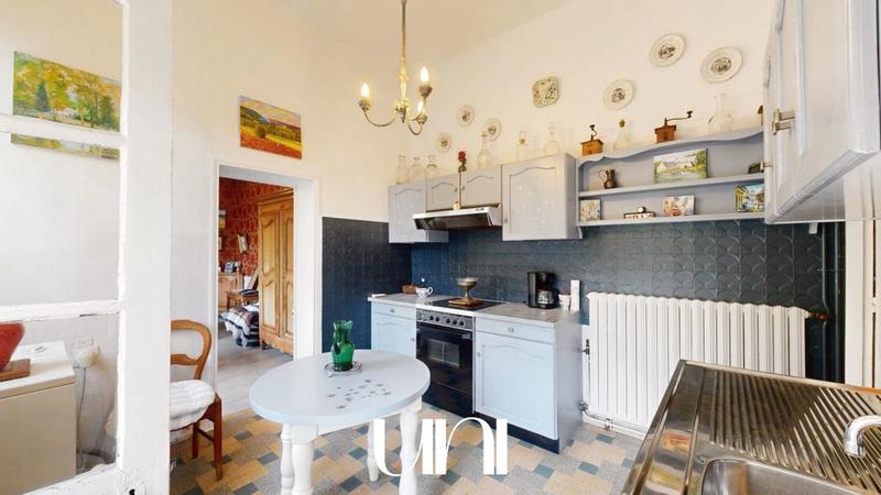 Maison - 208 m² - 8 pièces